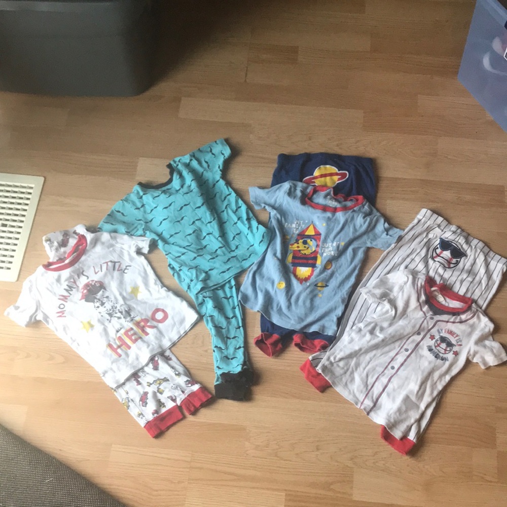 Lot if 4 set short sleeve long pant pjs size 4t, 1 Carter and 3 children’s place